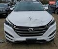 Белый Хендай Туксон, объемом двигателя 1.6 л и пробегом 137 тыс. км за 3000 $, фото 4 на Automoto.ua