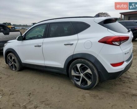 Белый Хендай Туксон, объемом двигателя 1.6 л и пробегом 137 тыс. км за 3000 $, фото 1 на Automoto.ua
