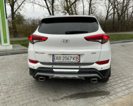 Белый Хендай Туксон, объемом двигателя 1.59 л и пробегом 156 тыс. км за 16000 $, фото 5 на Automoto.ua