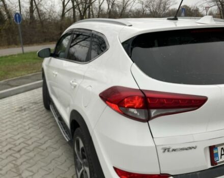 Белый Хендай Туксон, объемом двигателя 1.6 л и пробегом 156 тыс. км за 16000 $, фото 6 на Automoto.ua