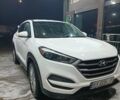Білий Хендай Туксон, об'ємом двигуна 2 л та пробігом 97 тис. км за 14200 $, фото 4 на Automoto.ua