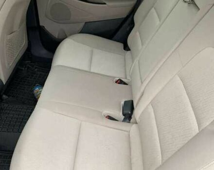 Белый Хендай Туксон, объемом двигателя 1.6 л и пробегом 122 тыс. км за 9700 $, фото 8 на Automoto.ua