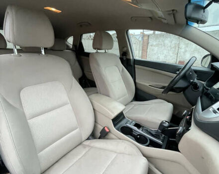 Белый Хендай Туксон, объемом двигателя 1.59 л и пробегом 156 тыс. км за 16000 $, фото 10 на Automoto.ua