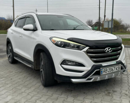 Белый Хендай Туксон, объемом двигателя 1.59 л и пробегом 156 тыс. км за 16000 $, фото 2 на Automoto.ua