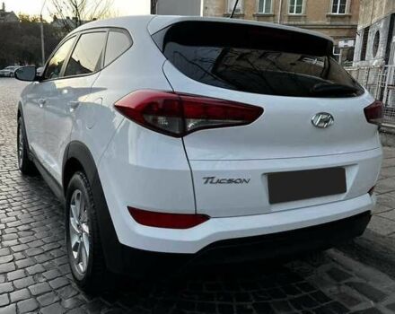 Белый Хендай Туксон, объемом двигателя 2 л и пробегом 99 тыс. км за 10600 $, фото 7 на Automoto.ua