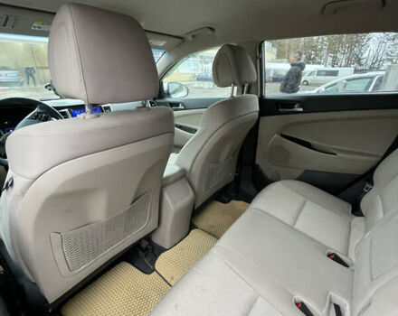 Белый Хендай Туксон, объемом двигателя 1.59 л и пробегом 156 тыс. км за 16000 $, фото 12 на Automoto.ua