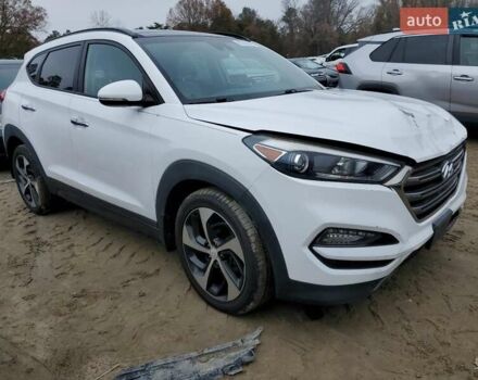 Белый Хендай Туксон, объемом двигателя 1.6 л и пробегом 137 тыс. км за 3000 $, фото 3 на Automoto.ua