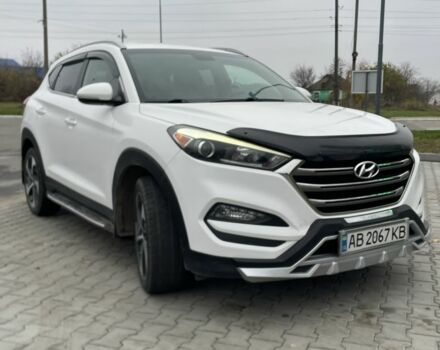 Белый Хендай Туксон, объемом двигателя 1.6 л и пробегом 156 тыс. км за 16000 $, фото 2 на Automoto.ua