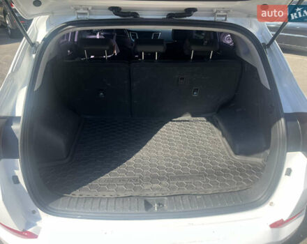 Белый Хендай Туксон, объемом двигателя 2 л и пробегом 230 тыс. км за 16800 $, фото 9 на Automoto.ua