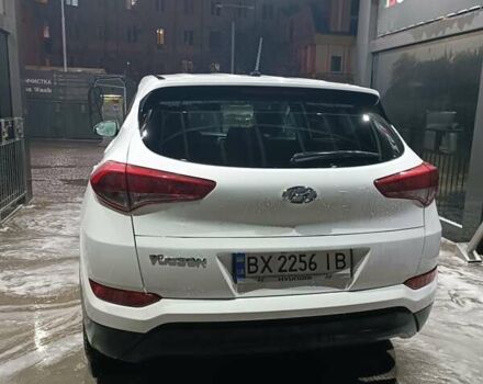 Білий Хендай Туксон, об'ємом двигуна 2 л та пробігом 97 тис. км за 14200 $, фото 9 на Automoto.ua