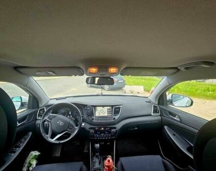 Білий Хендай Туксон, об'ємом двигуна 0 л та пробігом 77 тис. км за 9800 $, фото 9 на Automoto.ua