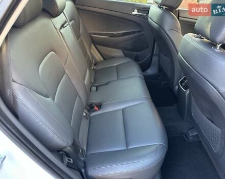 Білий Хендай Туксон, об'ємом двигуна 2 л та пробігом 148 тис. км за 22500 $, фото 63 на Automoto.ua