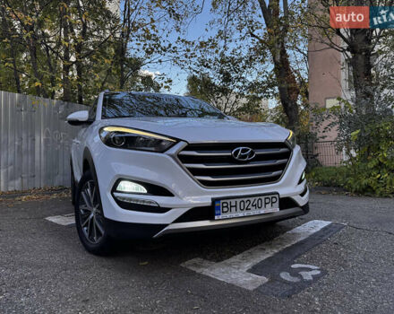 Хендай Туксон 2016 в Одессе на Automoto.ua Белый Хендай Туксон, объемом двигателя 2 л и пробегом 148 тыс. км за 20500 $, фото 2 на Automoto.ua