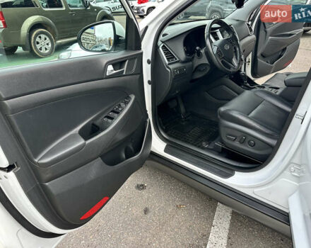 Білий Хендай Туксон, об'ємом двигуна 1.59 л та пробігом 82 тис. км за 17300 $, фото 34 на Automoto.ua