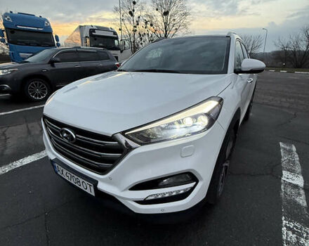 Белый Хендай Туксон, объемом двигателя 2 л и пробегом 152 тыс. км за 18500 $, фото 33 на Automoto.ua