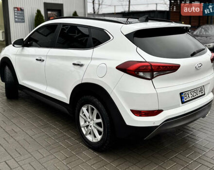 Белый Хендай Туксон, объемом двигателя 2 л и пробегом 173 тыс. км за 17200 $, фото 4 на Automoto.ua