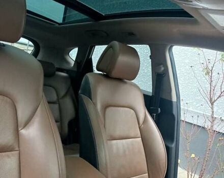 Белый Хендай Туксон, объемом двигателя 2 л и пробегом 158 тыс. км за 21000 $, фото 5 на Automoto.ua