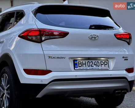 Хендай Туксон 2016 в Одессе на Automoto.ua Белый Хендай Туксон, объемом двигателя 2 л и пробегом 148 тыс. км за 20500 $, фото 4 на Automoto.ua