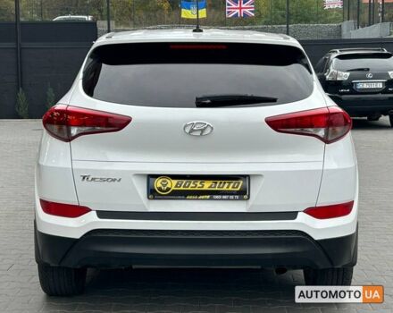 Білий Хендай Туксон, об'ємом двигуна 2 л та пробігом 120 тис. км за 14990 $, фото 4 на Automoto.ua