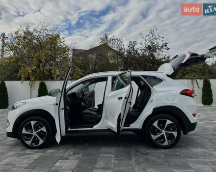 Хендай Туксон 2016 в Ивано-Франковске на Automoto.ua Белый Хендай Туксон, объемом двигателя 2 л и пробегом 95 тыс. км за 22850 $, фото 35 на Automoto.ua