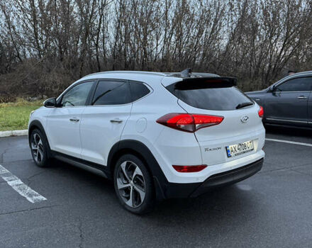 Белый Хендай Туксон, объемом двигателя 2 л и пробегом 152 тыс. км за 18500 $, фото 6 на Automoto.ua