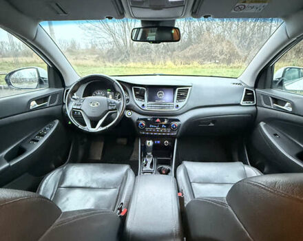 Белый Хендай Туксон, объемом двигателя 2 л и пробегом 152 тыс. км за 18500 $, фото 24 на Automoto.ua