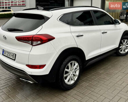 Белый Хендай Туксон, объемом двигателя 2 л и пробегом 173 тыс. км за 17200 $, фото 7 на Automoto.ua