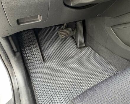 Белый Хендай Туксон, объемом двигателя 2 л и пробегом 203 тыс. км за 19000 $, фото 11 на Automoto.ua