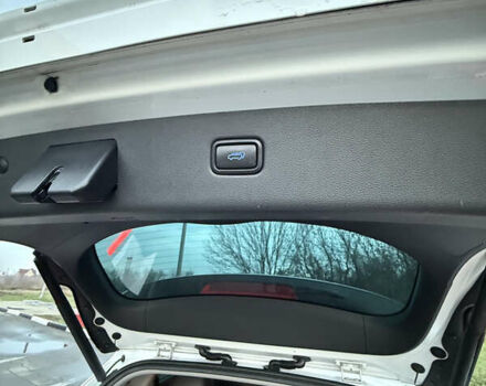 Белый Хендай Туксон, объемом двигателя 2 л и пробегом 152 тыс. км за 18500 $, фото 18 на Automoto.ua