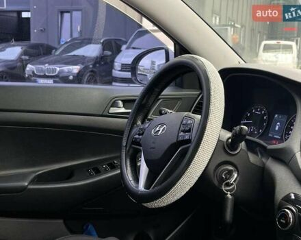 Белый Хендай Туксон, объемом двигателя 2 л и пробегом 147 тыс. км за 18740 $, фото 14 на Automoto.ua