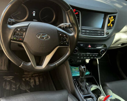 Белый Хендай Туксон, объемом двигателя 2 л и пробегом 220 тыс. км за 17800 $, фото 14 на Automoto.ua