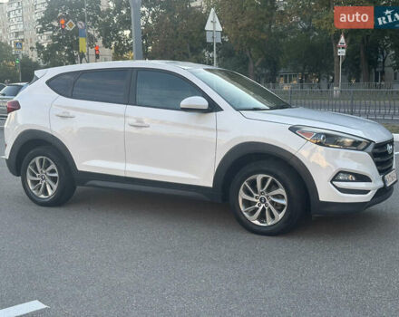 Білий Хендай Туксон, об'ємом двигуна 2 л та пробігом 89 тис. км за 16000 $, фото 8 на Automoto.ua
