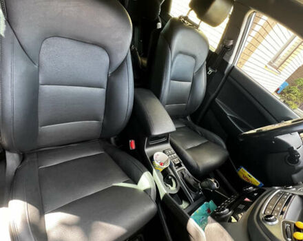 Белый Хендай Туксон, объемом двигателя 2 л и пробегом 220 тыс. км за 17800 $, фото 8 на Automoto.ua