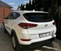 Белый Хендай Туксон, объемом двигателя 2 л и пробегом 220 тыс. км за 17200 $, фото 1 на Automoto.ua