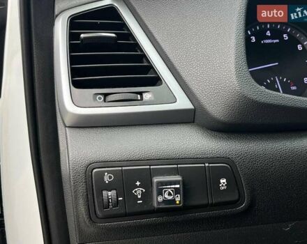 Белый Хендай Туксон, объемом двигателя 2 л и пробегом 147 тыс. км за 18740 $, фото 34 на Automoto.ua