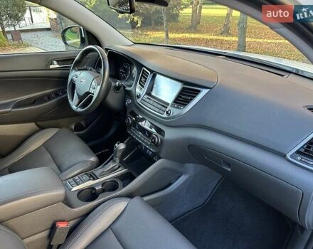 Білий Хендай Туксон, об'ємом двигуна 2 л та пробігом 148 тис. км за 22500 $, фото 54 на Automoto.ua