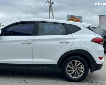 Хендай Туксон 2016 в Львове на Automoto.ua Белый Хендай Туксон, объемом двигателя 2 л и пробегом 147 тыс. км за 18740 $, фото 5 на Automoto.ua