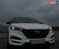 Белый Хендай Туксон, объемом двигателя 2 л и пробегом 180 тыс. км за 14100 $, фото 1 на Automoto.ua