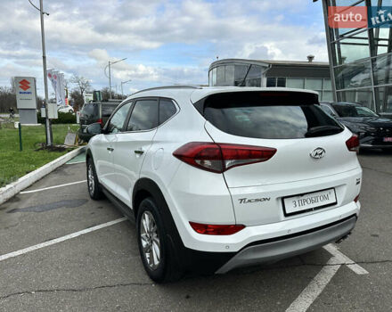 Білий Хендай Туксон, об'ємом двигуна 1.59 л та пробігом 82 тис. км за 17300 $, фото 5 на Automoto.ua
