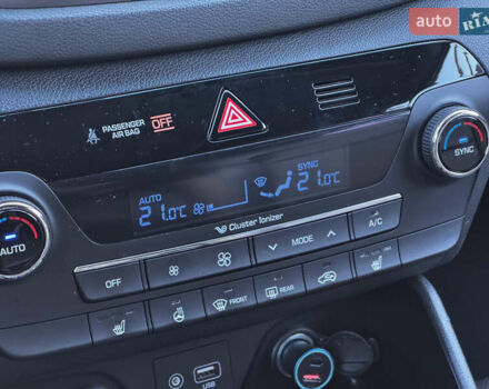 Хендай Туксон 2016 в Одессе на Automoto.ua Белый Хендай Туксон, объемом двигателя 2 л и пробегом 148 тыс. км за 20500 $, фото 9 на Automoto.ua