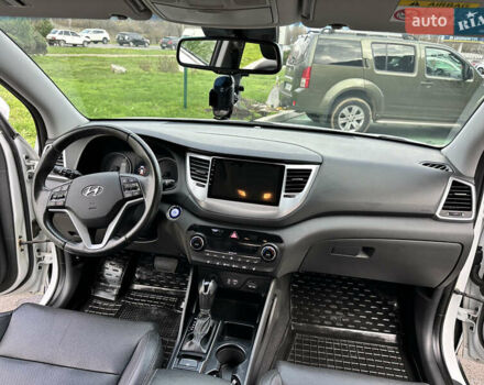 Білий Хендай Туксон, об'ємом двигуна 1.59 л та пробігом 82 тис. км за 17300 $, фото 33 на Automoto.ua