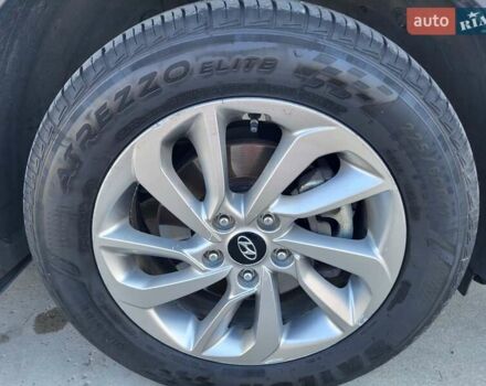 Білий Хендай Туксон, об'ємом двигуна 2 л та пробігом 185 тис. км за 13700 $, фото 15 на Automoto.ua