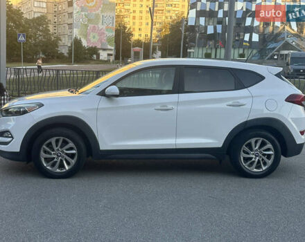 Білий Хендай Туксон, об'ємом двигуна 2 л та пробігом 89 тис. км за 16000 $, фото 2 на Automoto.ua