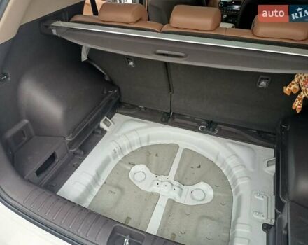 Белый Хендай Туксон, объемом двигателя 2 л и пробегом 158 тыс. км за 21000 $, фото 12 на Automoto.ua