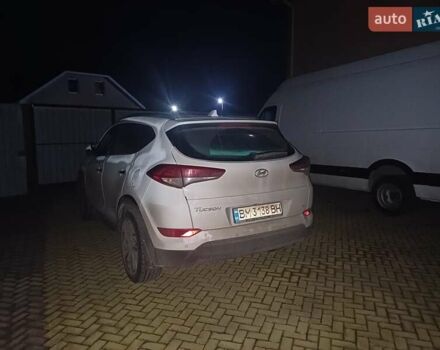 Белый Хендай Туксон, объемом двигателя 2 л и пробегом 110 тыс. км за 20700 $, фото 3 на Automoto.ua