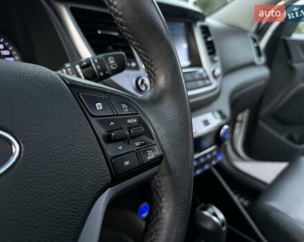 Білий Хендай Туксон, об'ємом двигуна 2 л та пробігом 175 тис. км за 18200 $, фото 32 на Automoto.ua