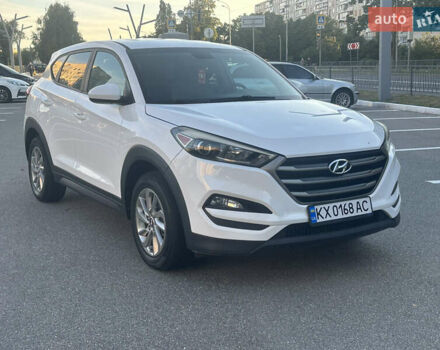Білий Хендай Туксон, об'ємом двигуна 2 л та пробігом 89 тис. км за 16000 $, фото 9 на Automoto.ua