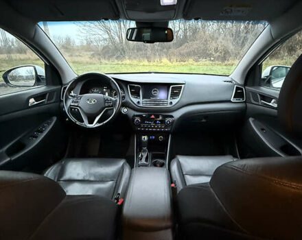 Белый Хендай Туксон, объемом двигателя 2 л и пробегом 152 тыс. км за 18500 $, фото 25 на Automoto.ua