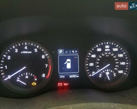 Белый Хендай Туксон, объемом двигателя 2 л и пробегом 102 тыс. км за 2900 $, фото 8 на Automoto.ua