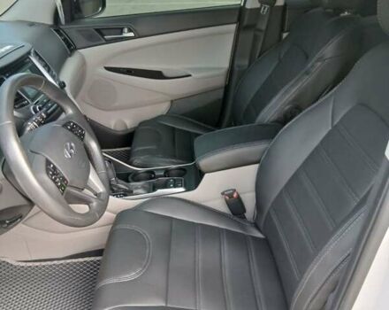 Белый Хендай Туксон, объемом двигателя 1.6 л и пробегом 106 тыс. км за 16500 $, фото 13 на Automoto.ua